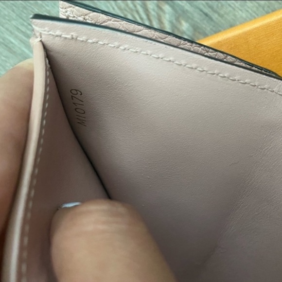 Authentic Louis Vuitton Pallas Compact Wallet - Picture 4 of 5